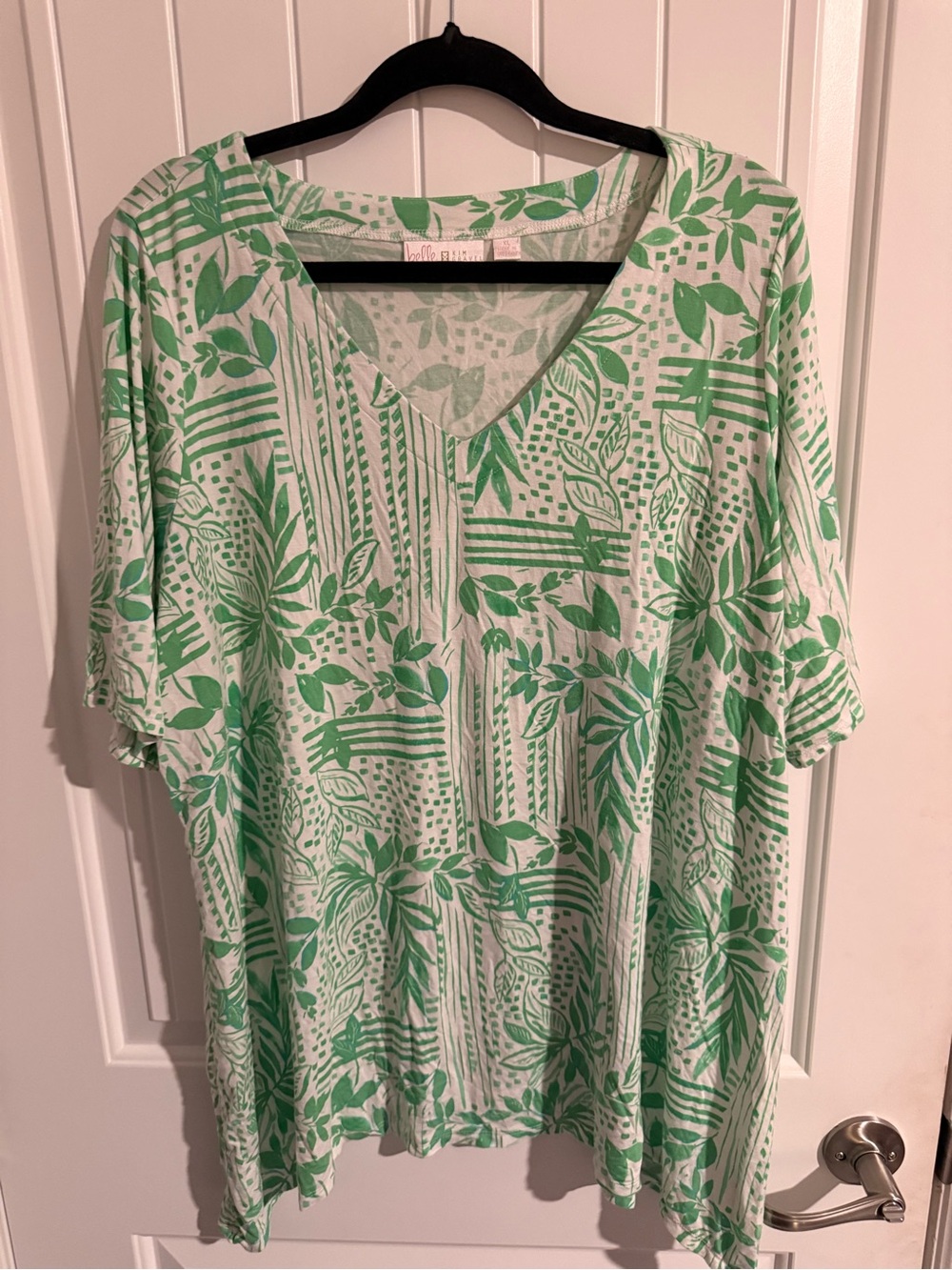 Belle by Kim Gravel Green & White Botanical Print V-Neck Tunic ā XL